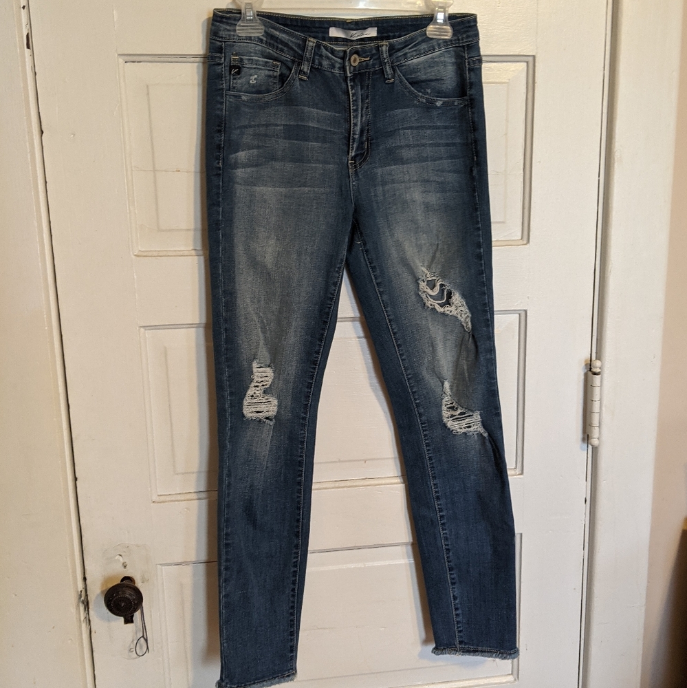 Kancan Size 9 28 distressed jeans